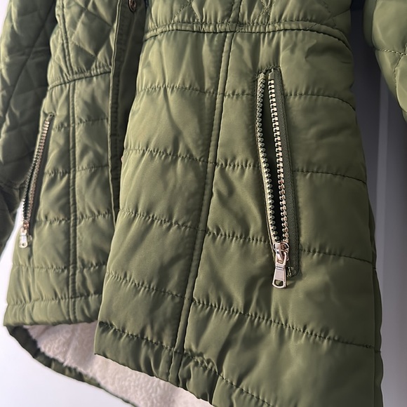 NWOT Insulated Winter Coat Sherpa Lined - Picture 3 of 4